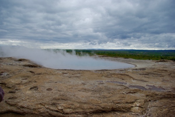 Le geyser Geysir gisant sans gémir.