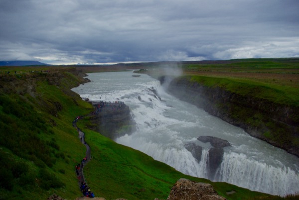 Le chemin de Sigríður doit son nom à Sigríður Tómasdóttir, une islandaise qui lutta pour empêcher la transformation des chutes en barrage hydro-éléctrique.