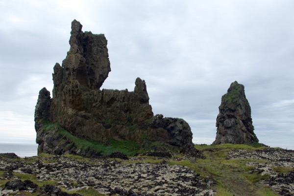 Lóndrangar