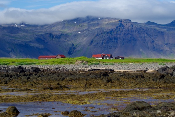 La ferme d'Ytri-Tunga, entre mer et montagne