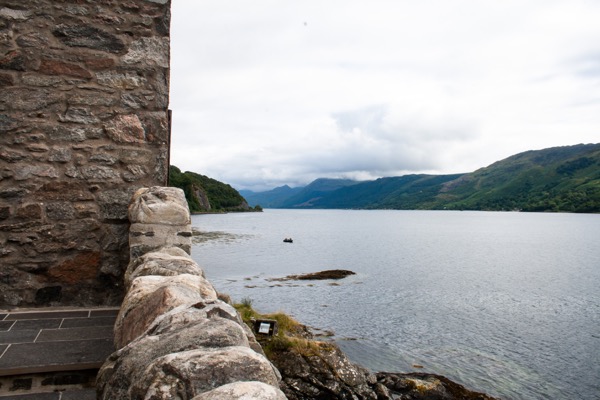 Vue sur le loch Duich depuis les remparts.