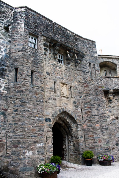 L'entrée du château.