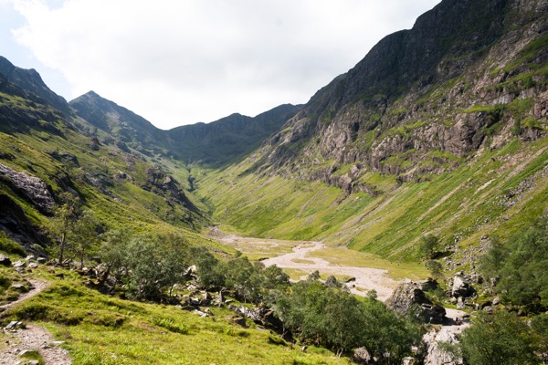 Coire Gabhail, ou la vallée perdue. C'est ici que le clan McDonald cachait son bétail pour ne pas se le faire voler (ou cachait le bétail qu'il volait aux autres clans, selon les sources).